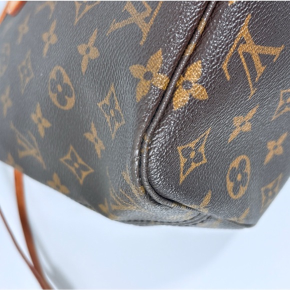 Louis Vuitton Classic Monogram Tote in Brown and Tan - Picture 9 of 15